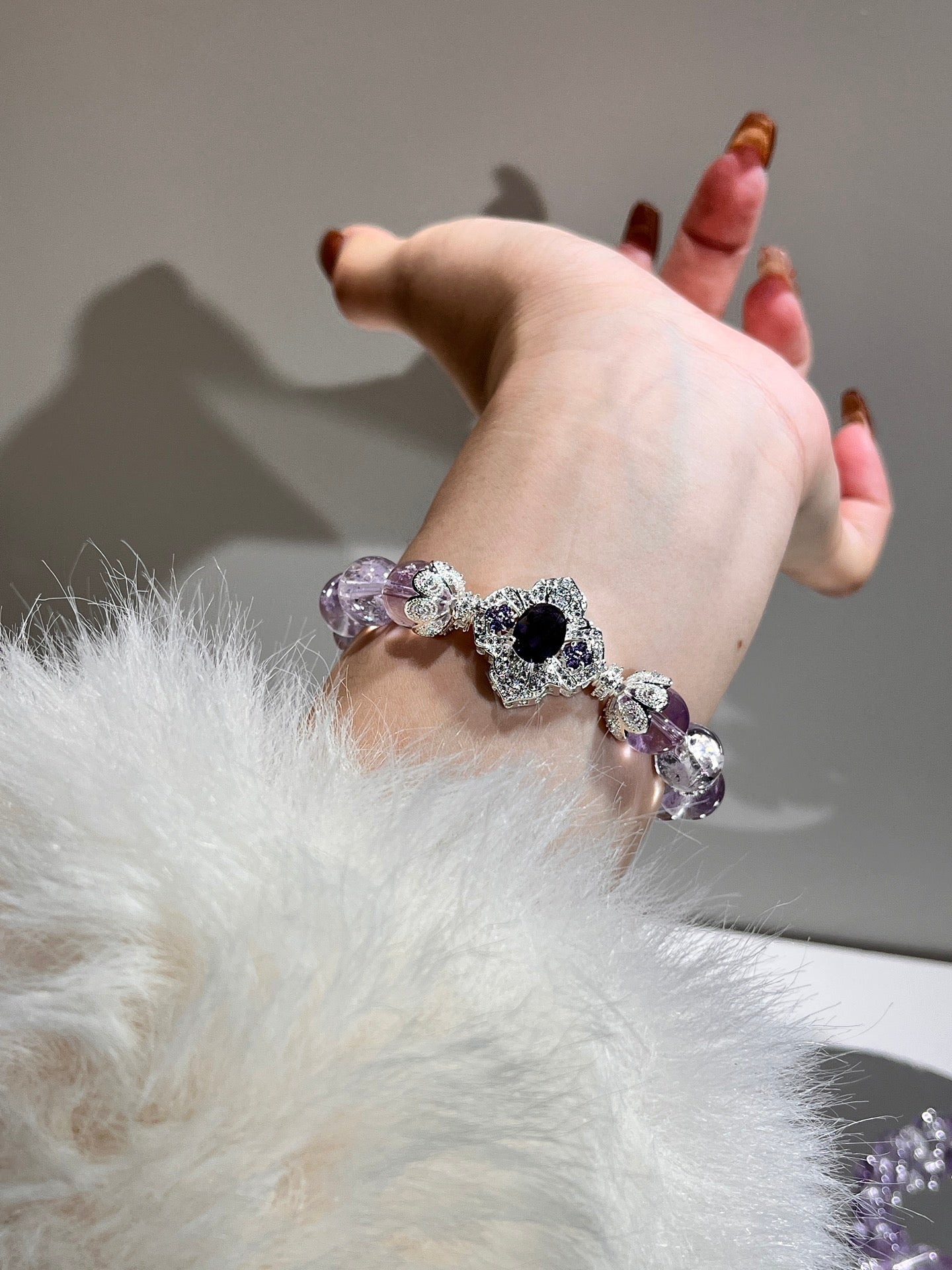 【薰紫灵柱 Lavender - Hued Amethyst Column】