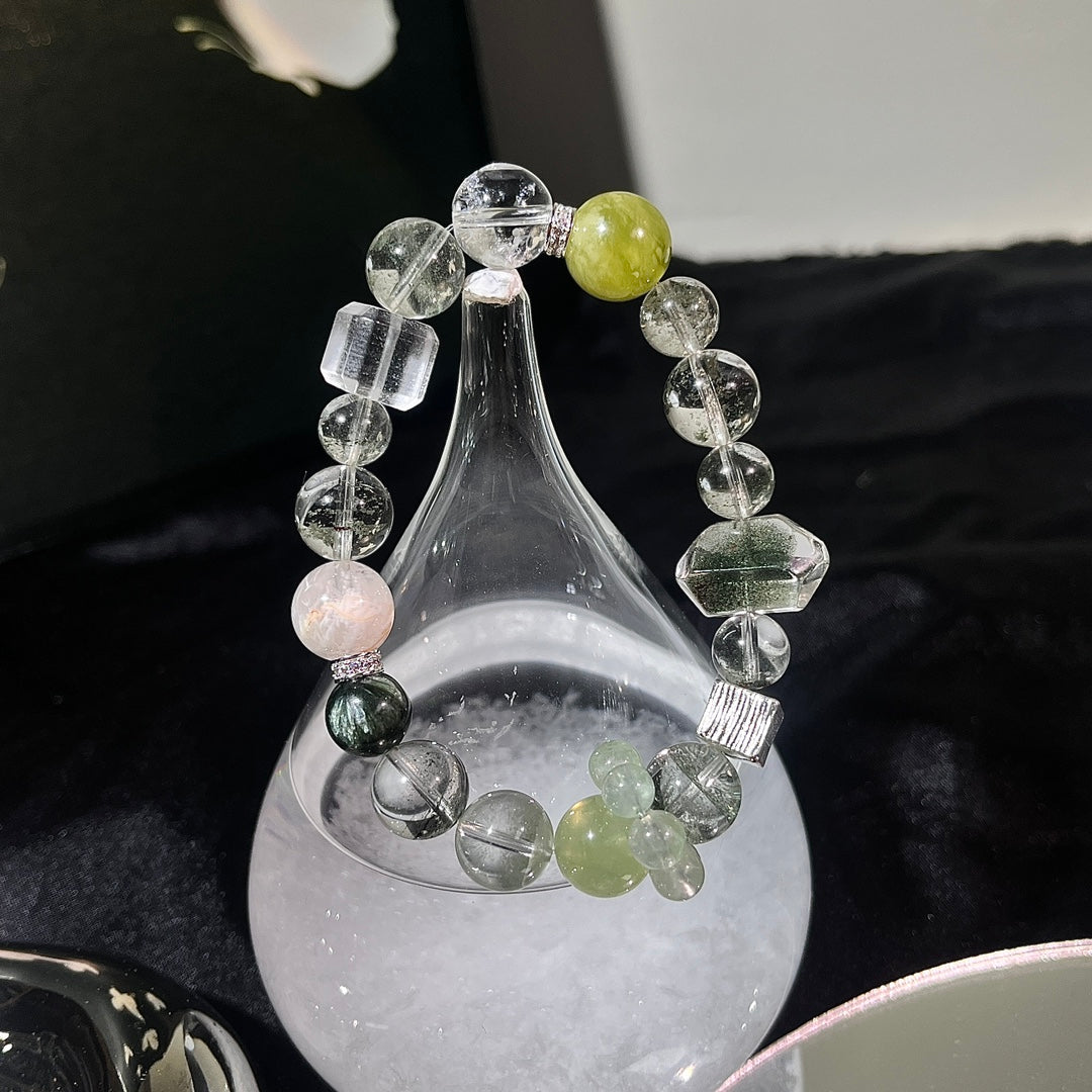 【翠影白光 Verdant Shimmer】