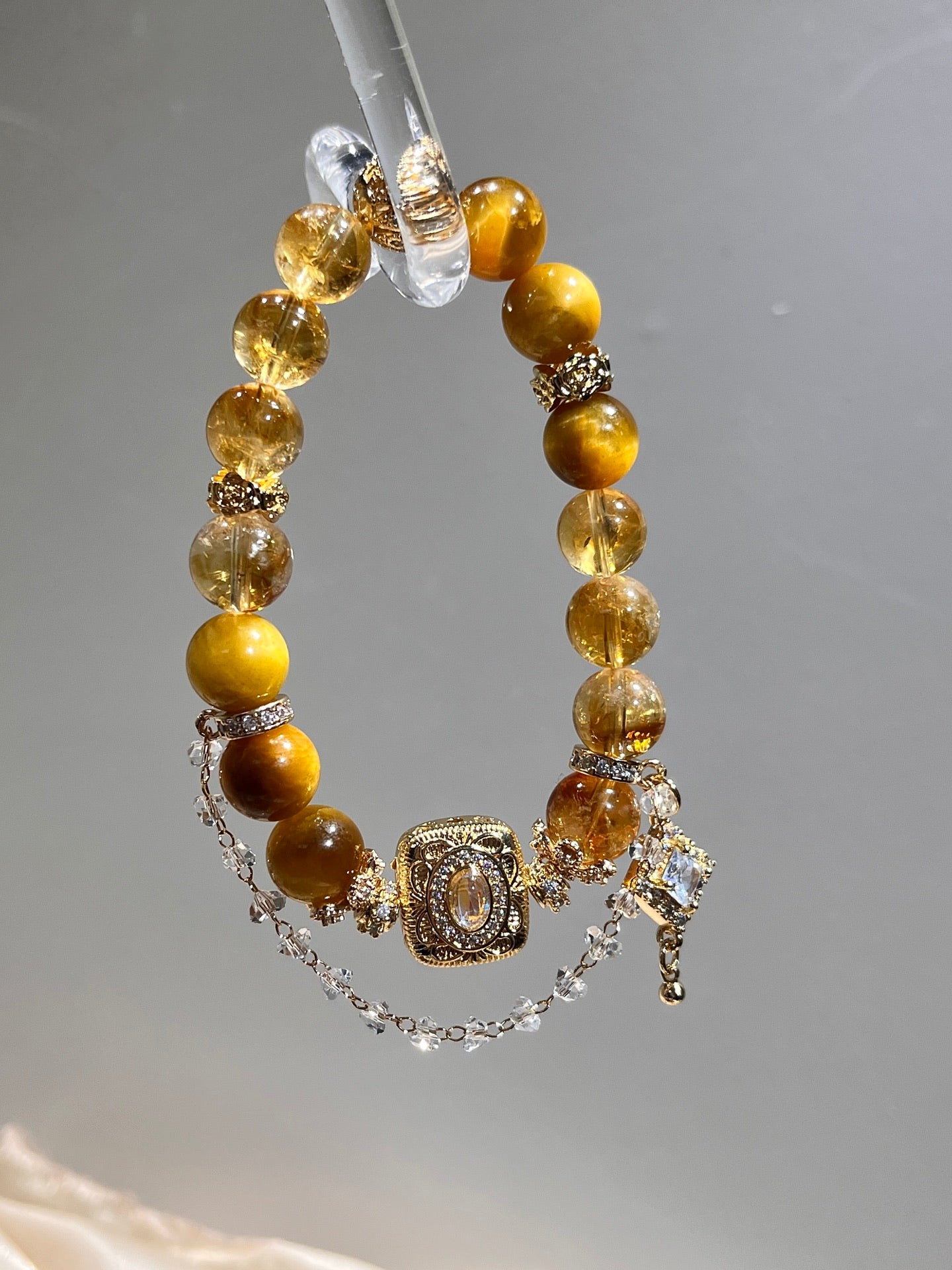 【金霸耀芒 Golden Pagoda Glow】