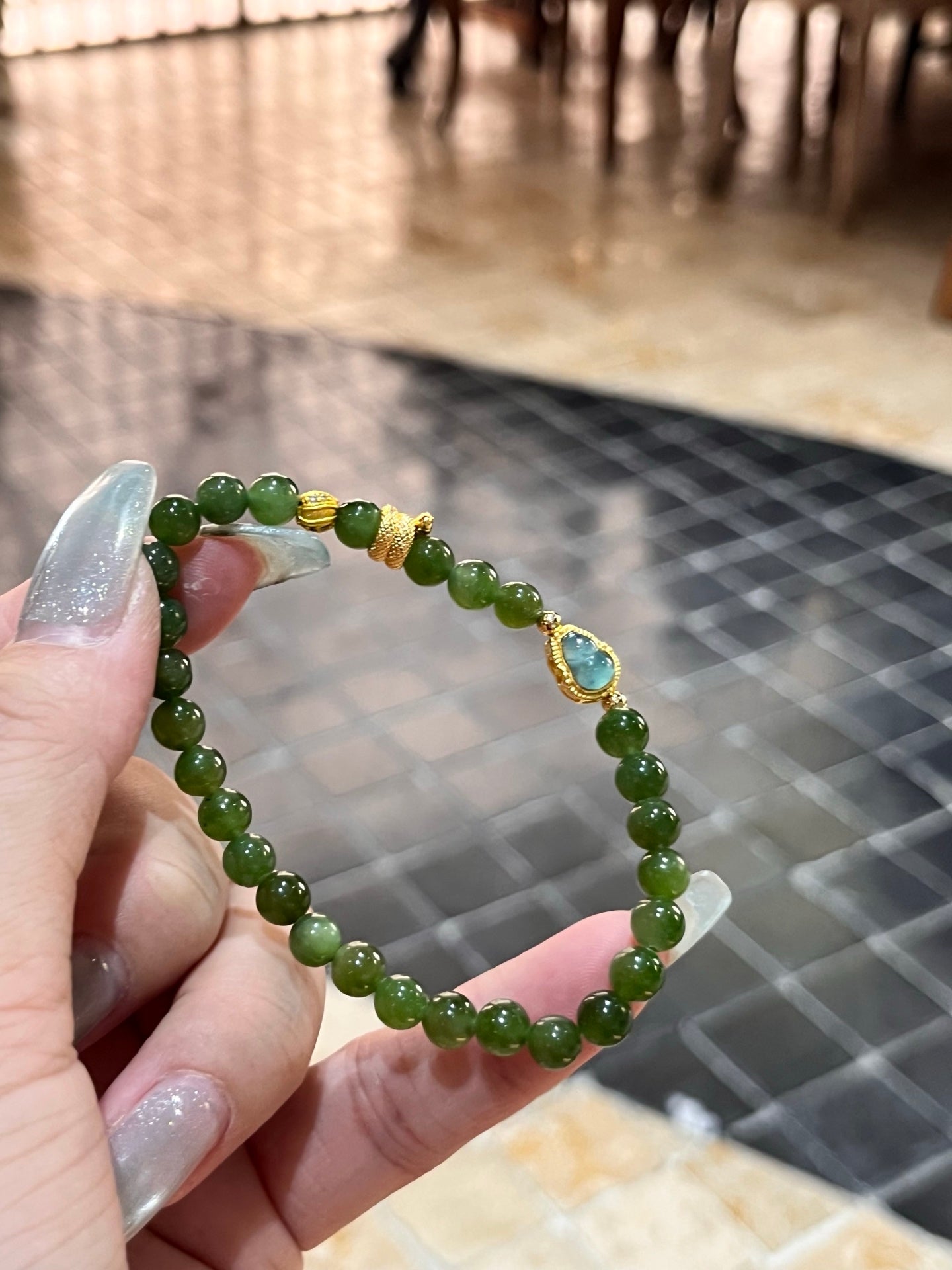 【碧影凝翠 Emerald Green Elegance】