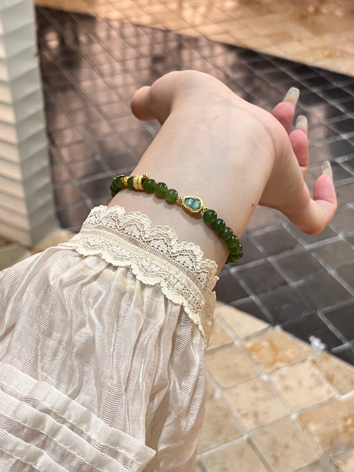【碧影凝翠 Emerald Green Elegance】
