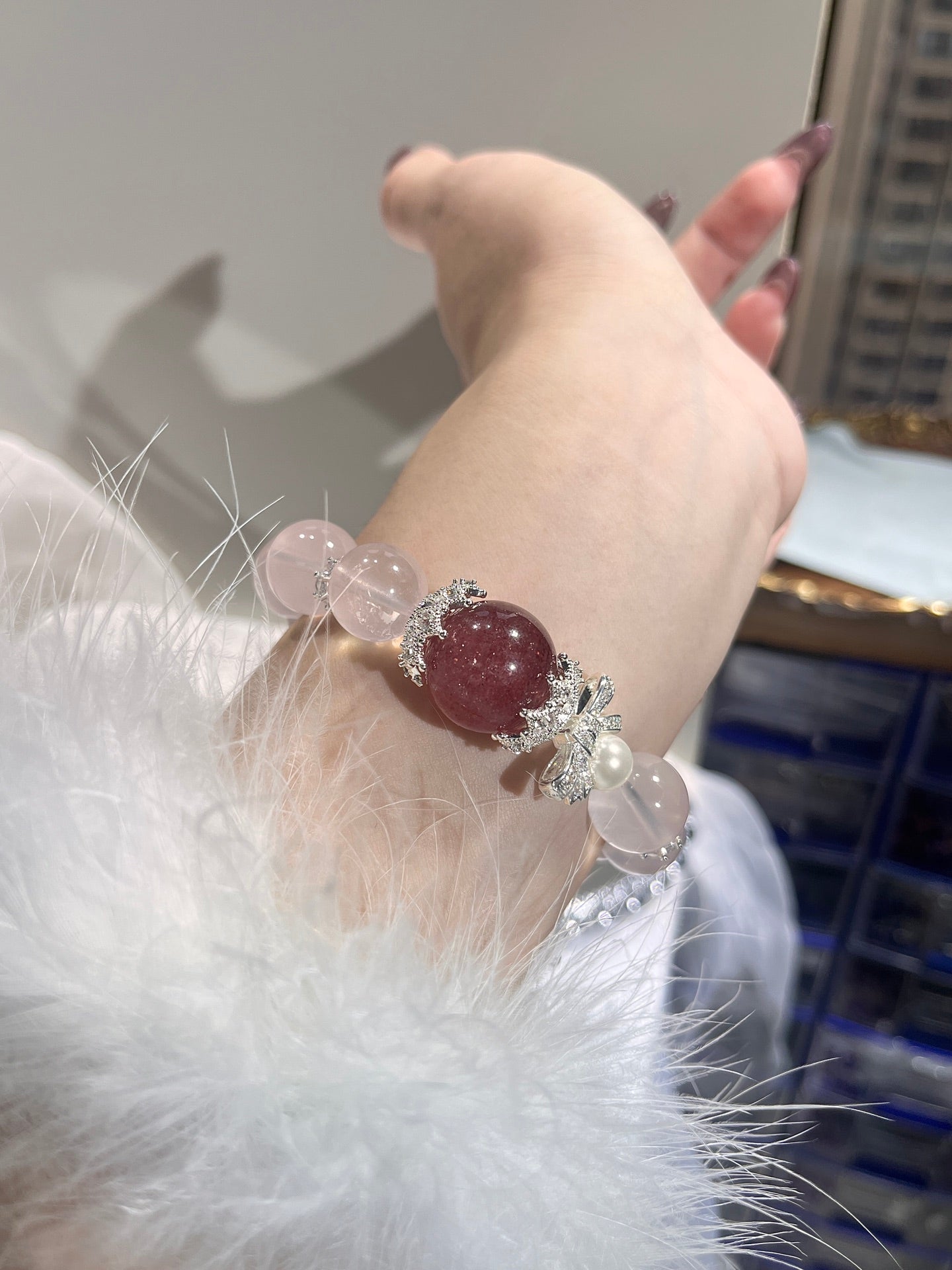 【绯影柔芒 Crimson Soft Glow】