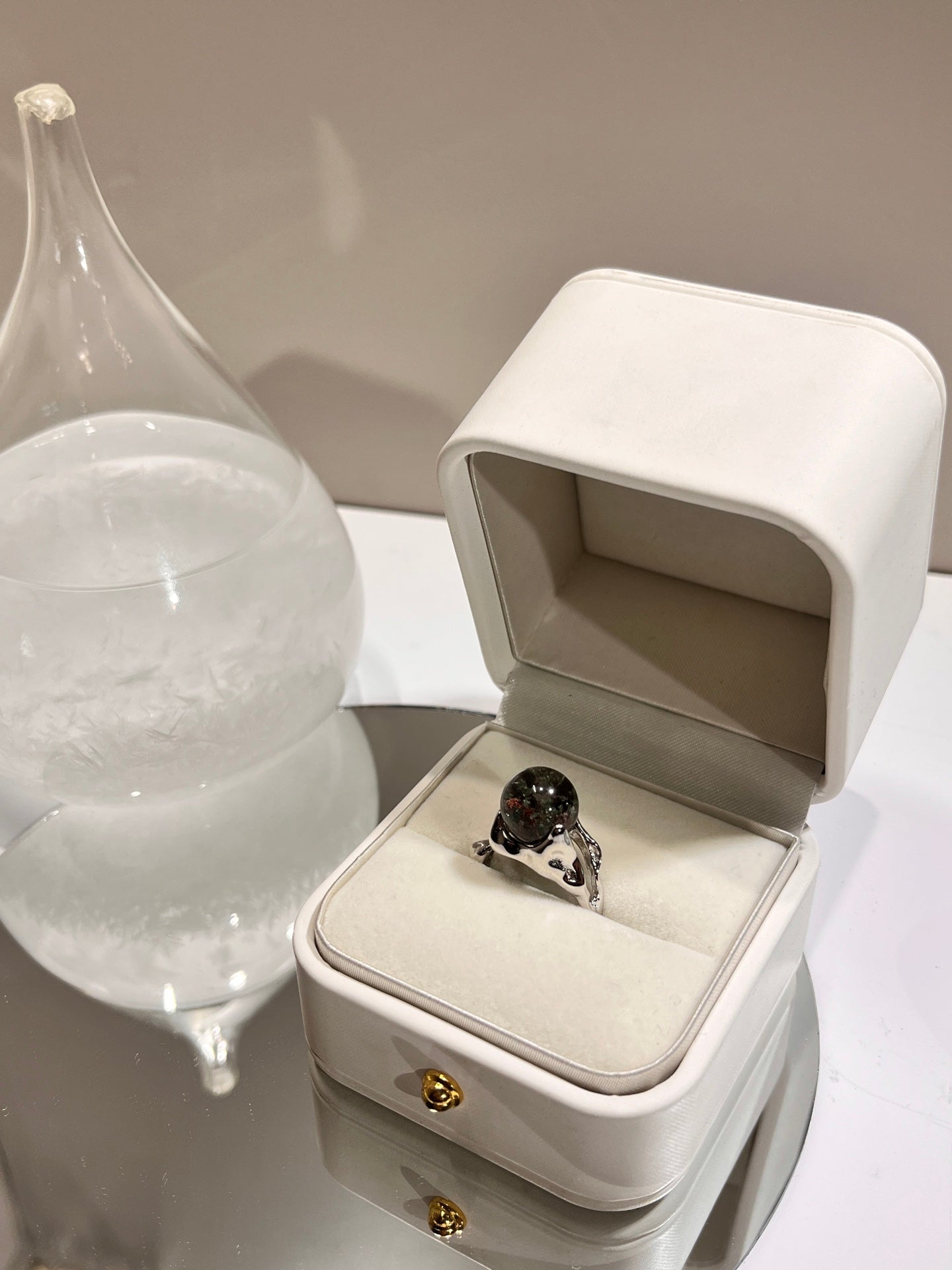 【晶韵耀环 Radiant Crystal Ring】