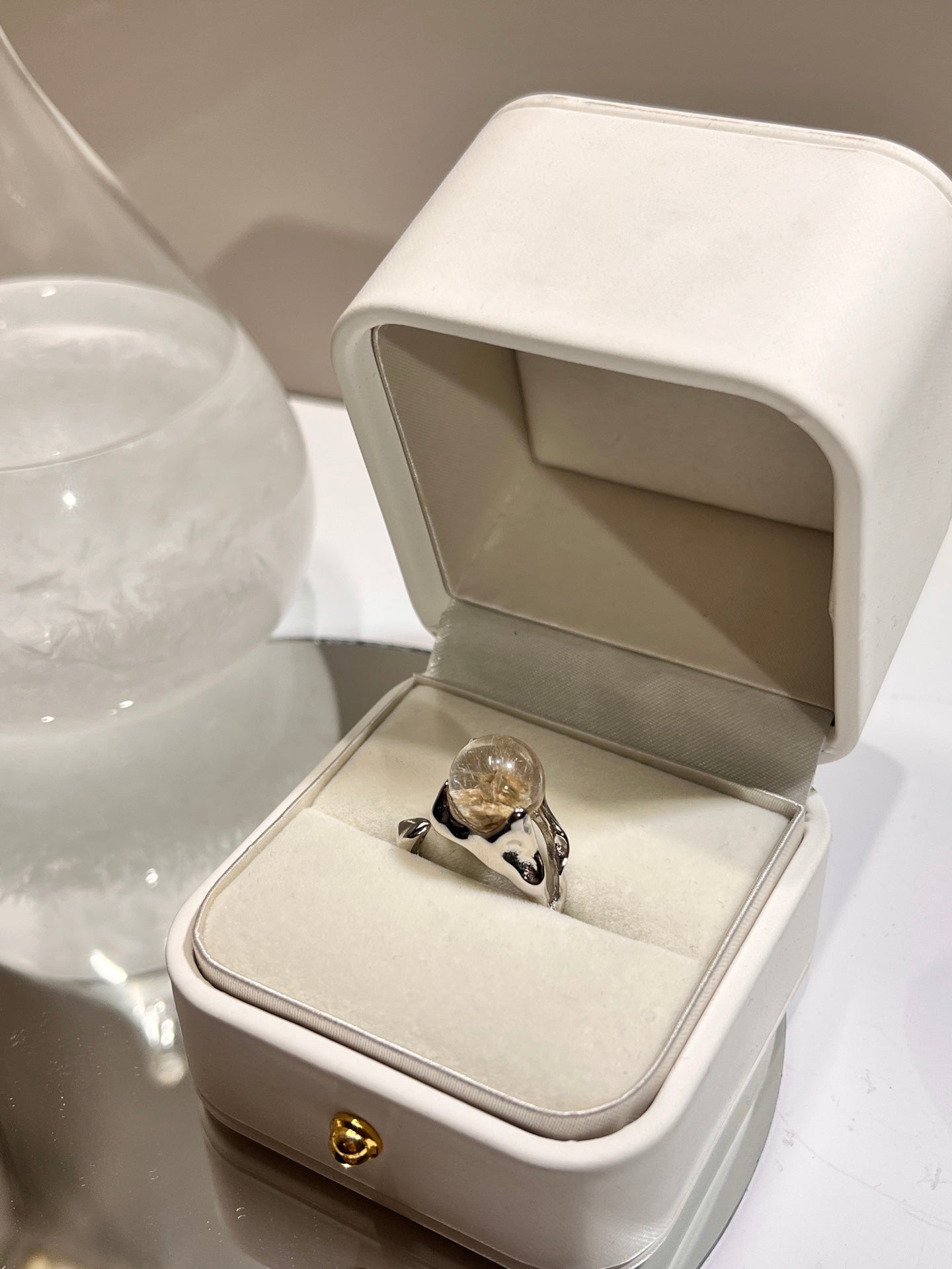 【晶韵耀环 Radiant Crystal Ring】