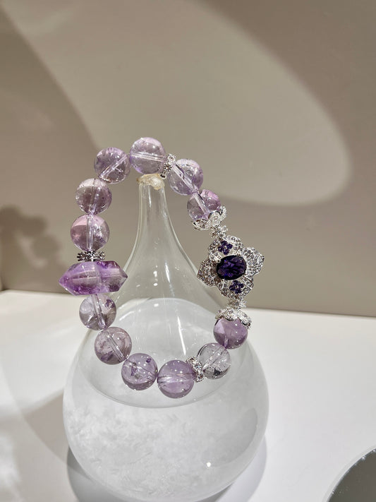 【薰紫灵柱 Lavender - Hued Amethyst Column】