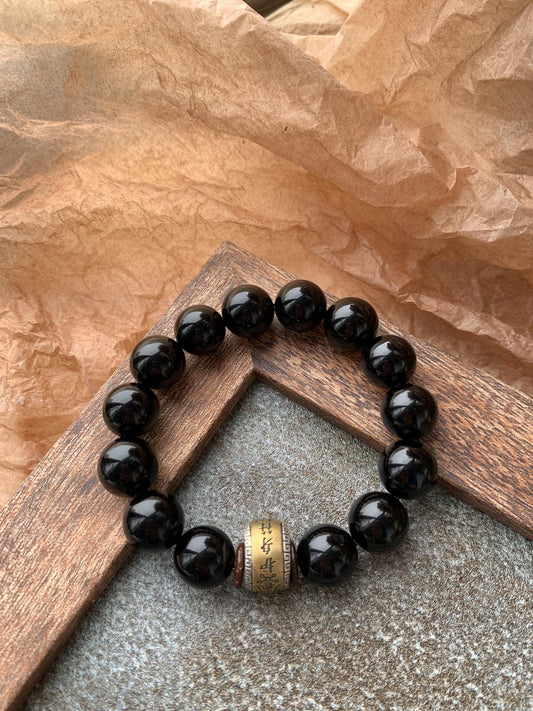 【黑曜护佑 Obsidian Amulet】